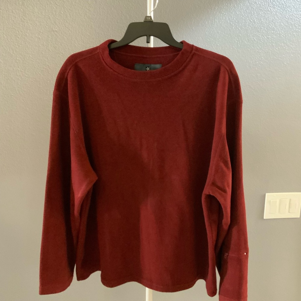 Free Country long sleeve burgundy pullover.